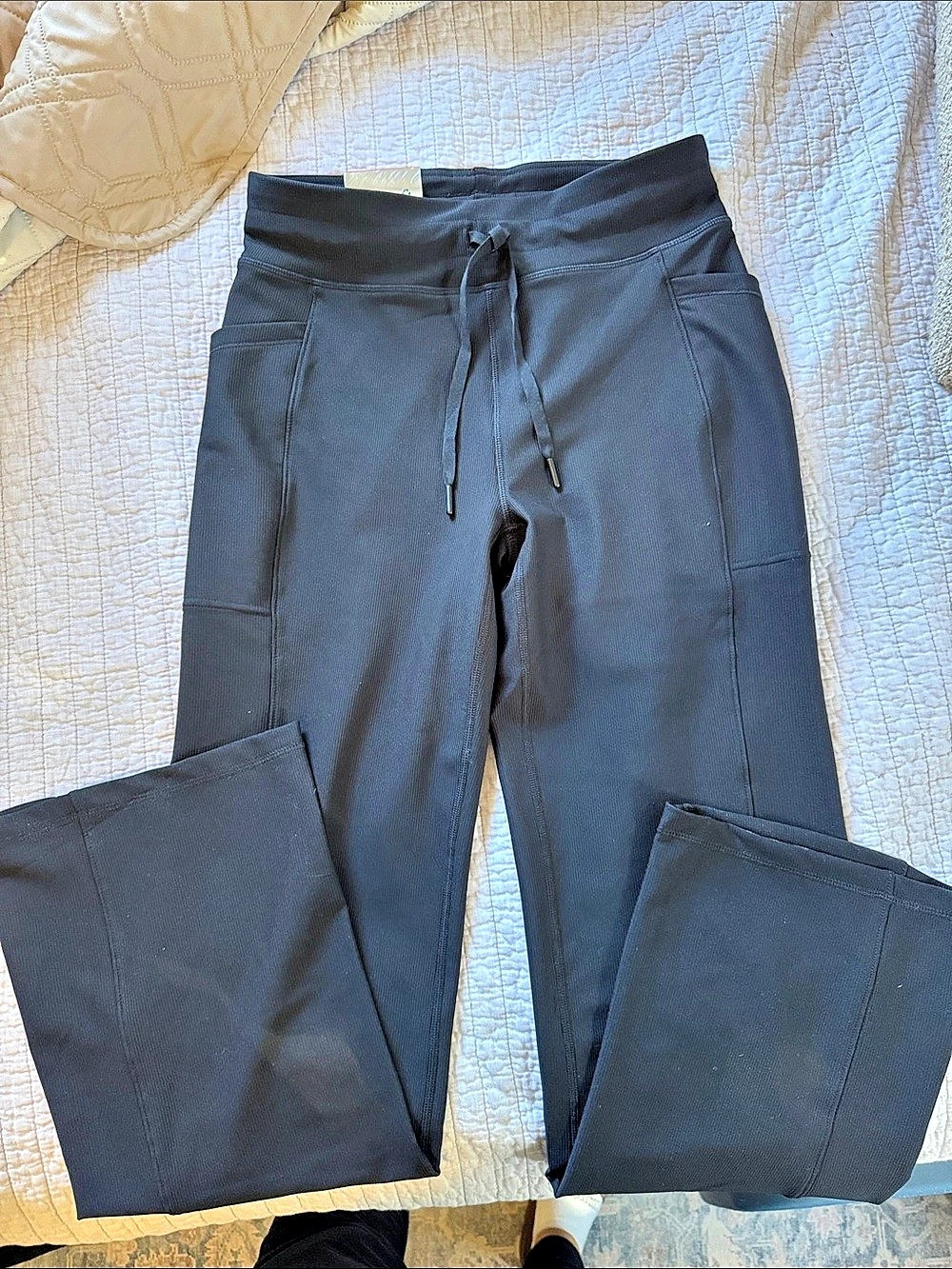 32 Degrees Active Flare Pant Flare Pants in Black Size Medium